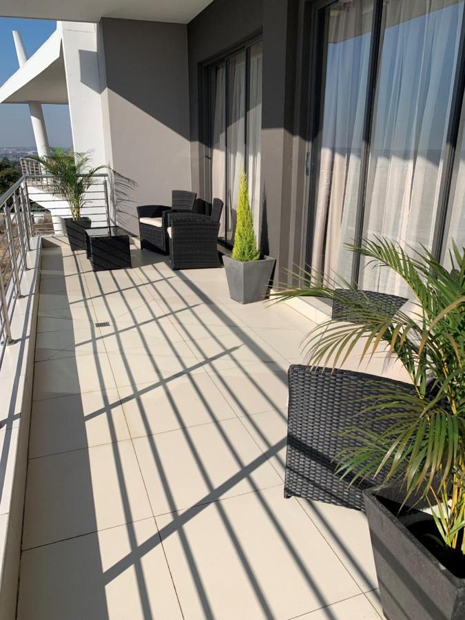 Cag The Hub Bryanston Appartement Johannesburg Buitenkant foto