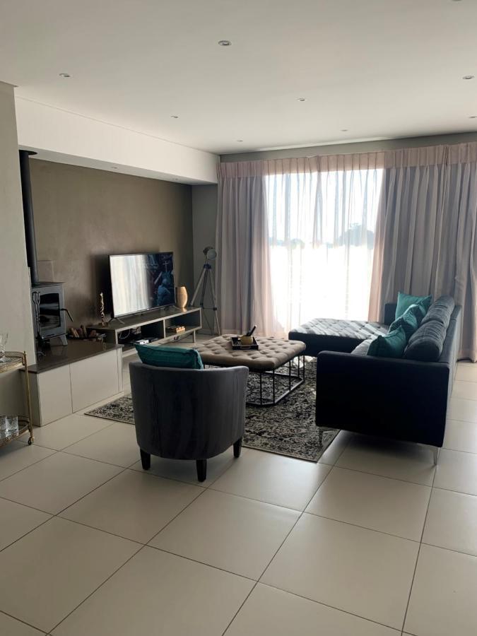 Cag The Hub Bryanston Appartement Johannesburg Buitenkant foto