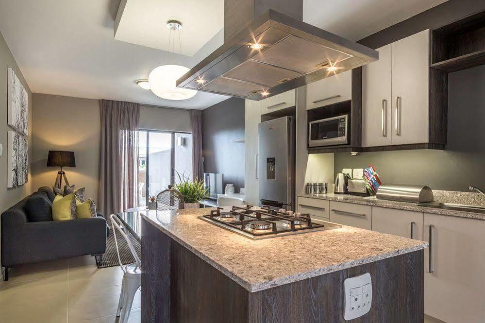 Cag The Hub Bryanston Appartement Johannesburg Buitenkant foto