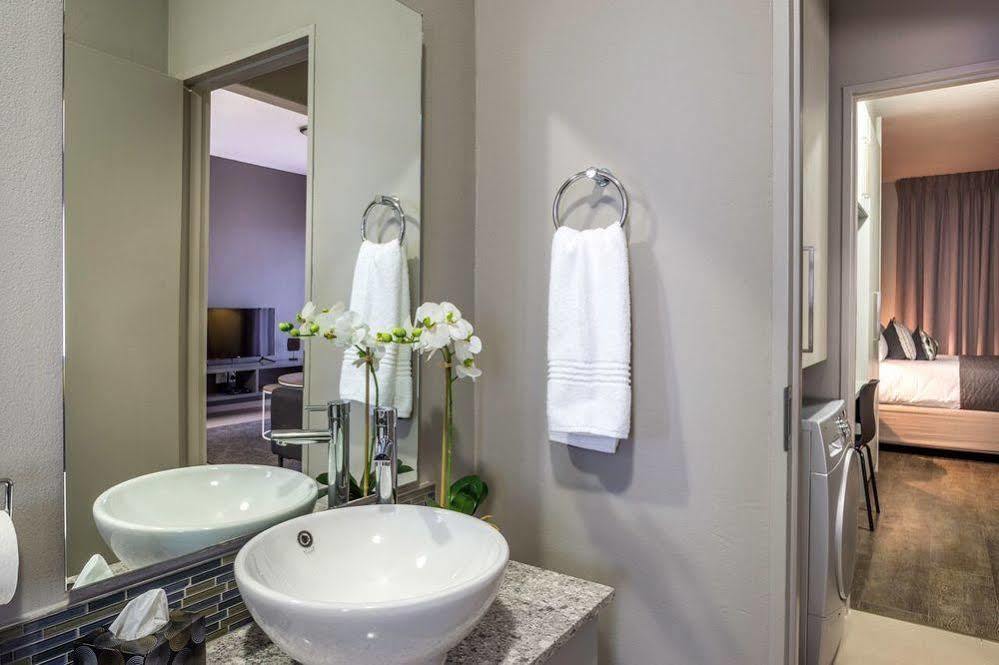 Cag The Hub Bryanston Appartement Johannesburg Buitenkant foto