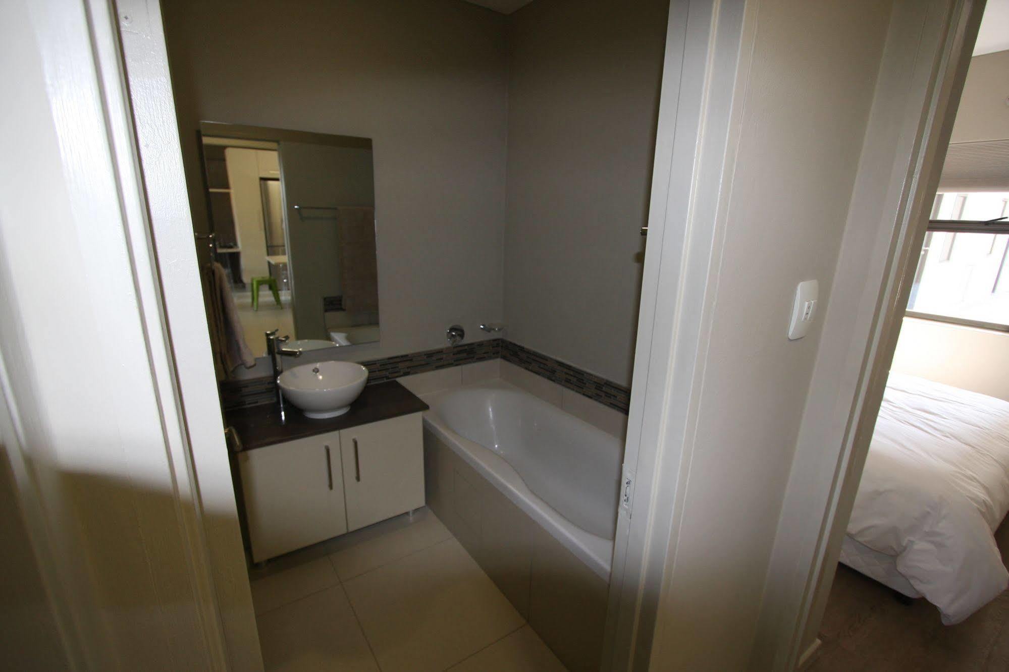 Cag The Hub Bryanston Appartement Johannesburg Buitenkant foto