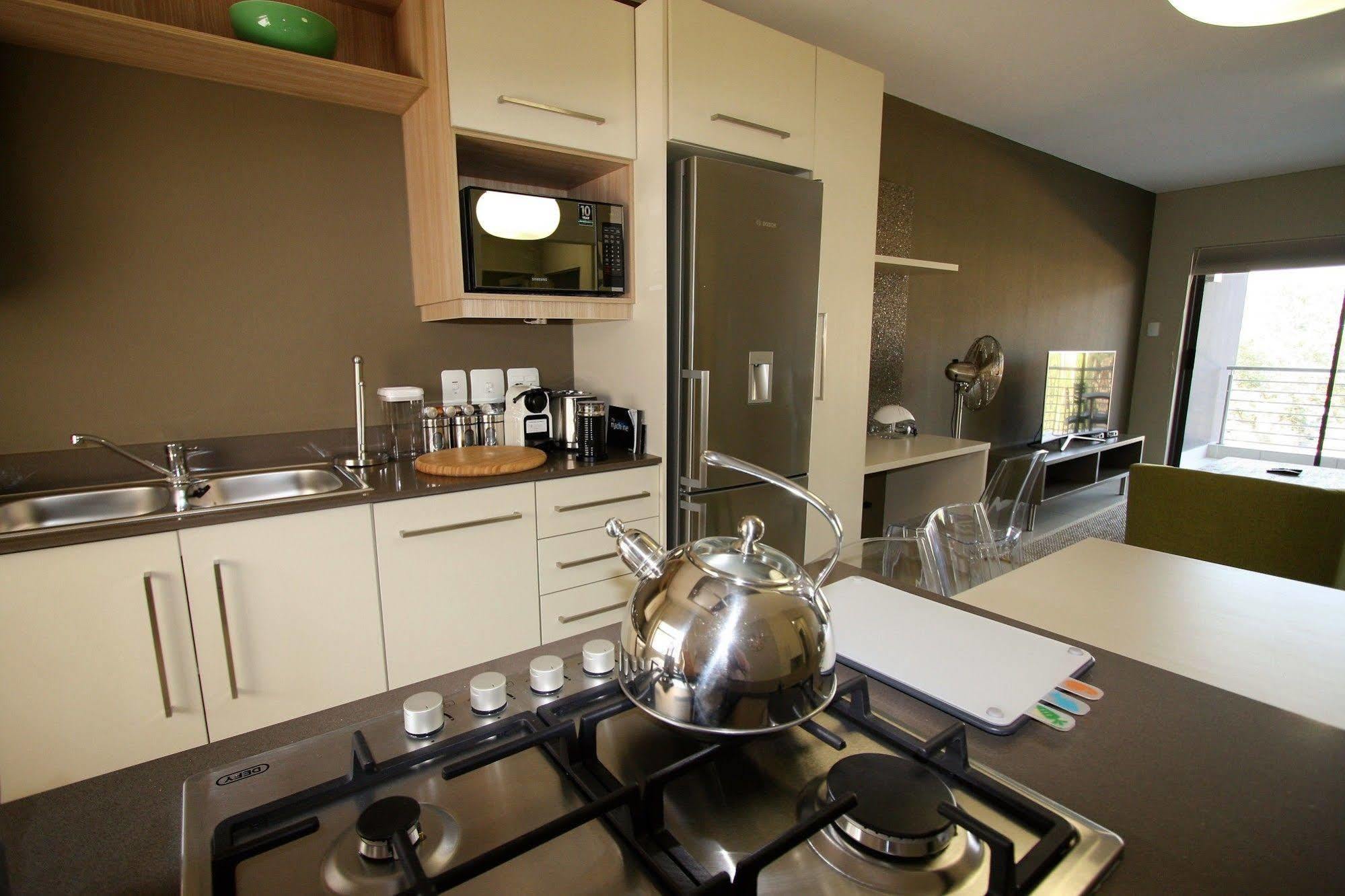 Cag The Hub Bryanston Appartement Johannesburg Buitenkant foto