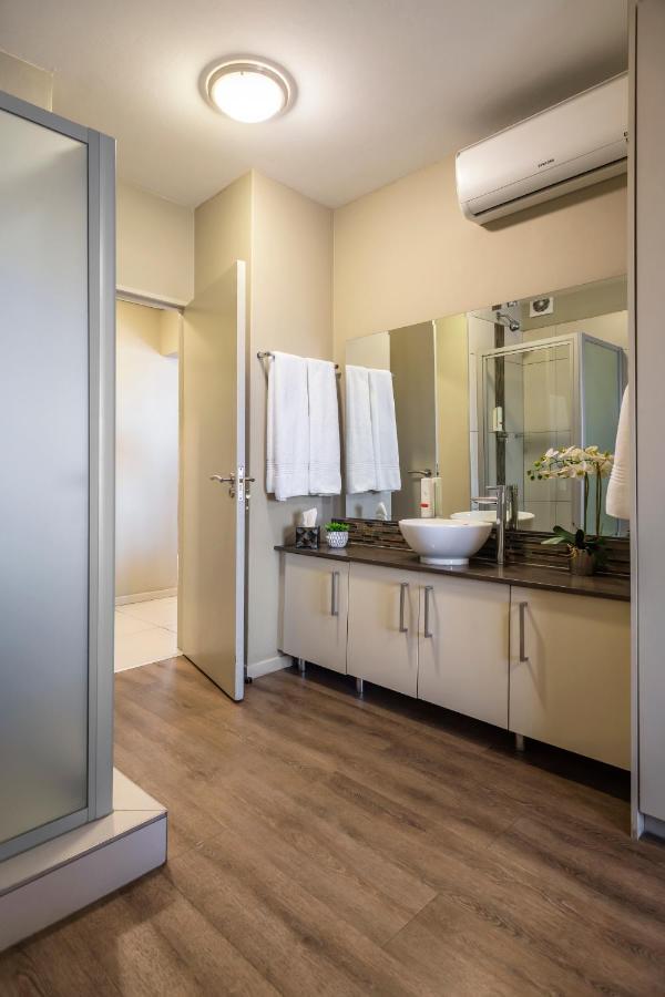 Cag The Hub Bryanston Appartement Johannesburg Buitenkant foto