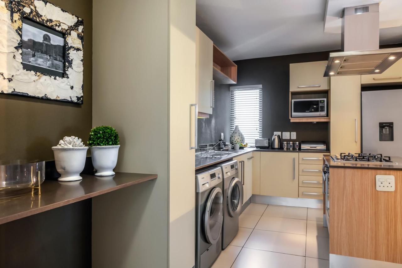 Cag The Hub Bryanston Appartement Johannesburg Buitenkant foto