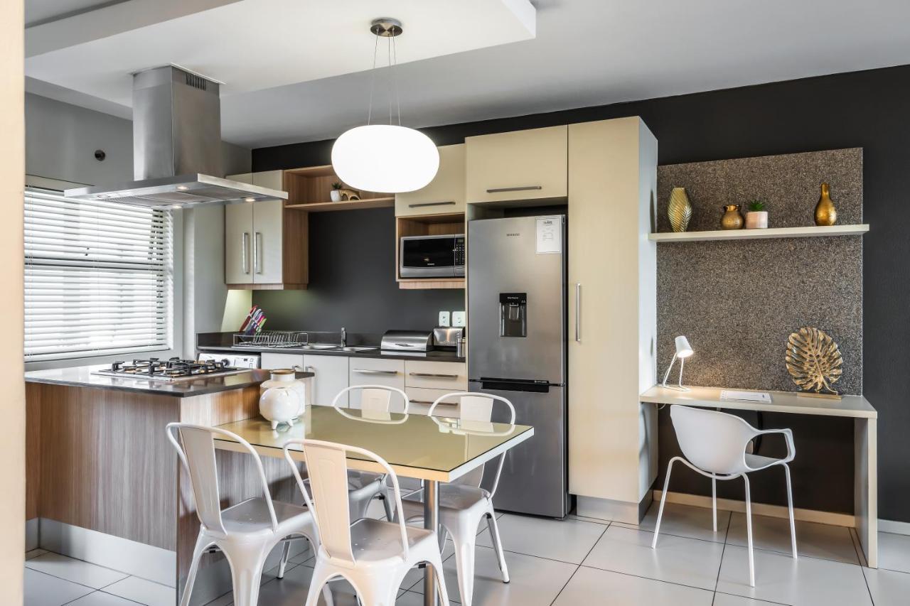 Cag The Hub Bryanston Appartement Johannesburg Buitenkant foto